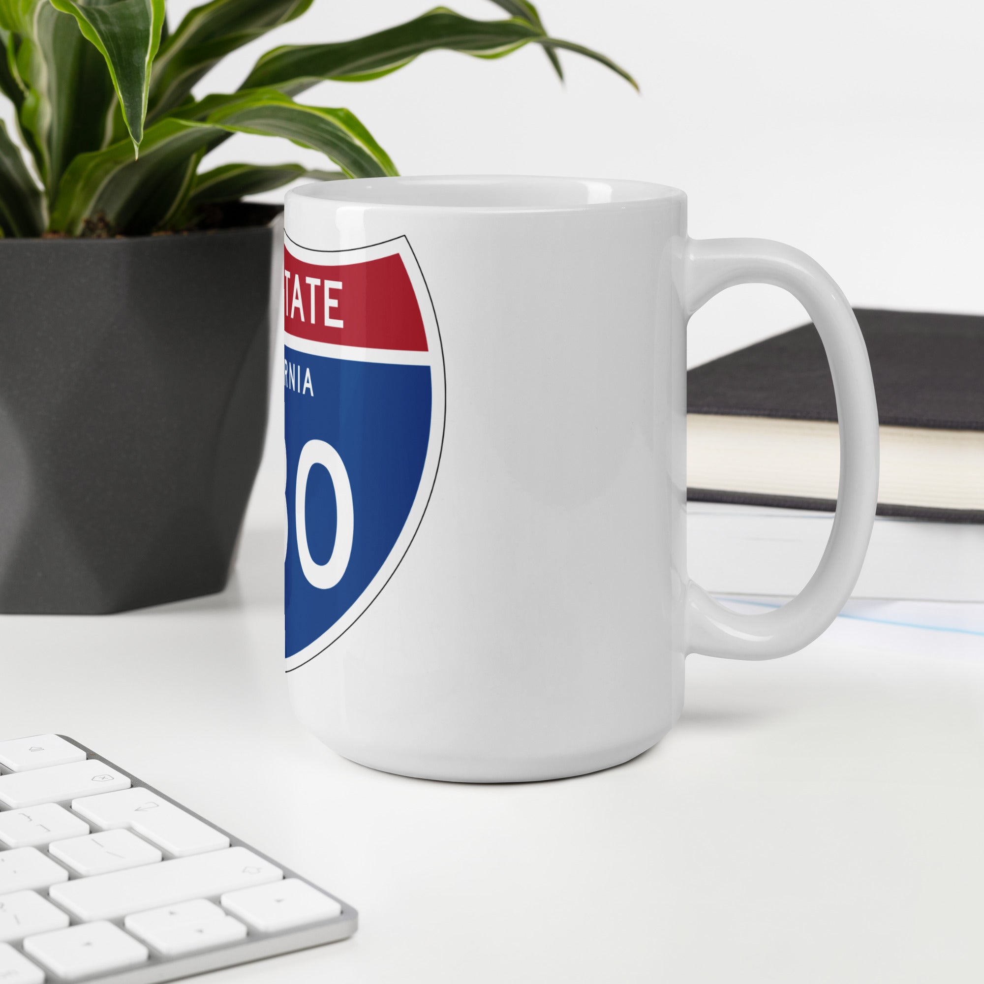 580 White glossy mug